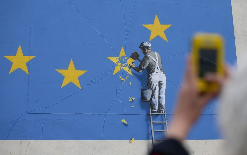 Las obras de Banksy han sido sujetas al vandalismo y la explotación. FOTO AFP