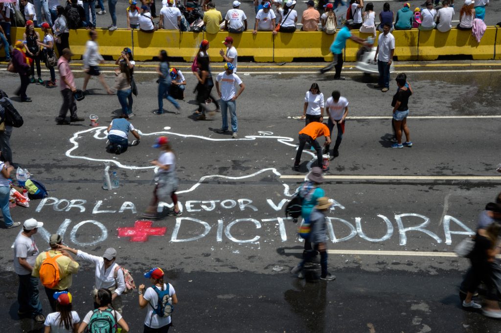 Venezuela, sin aliados en su crisis nacional