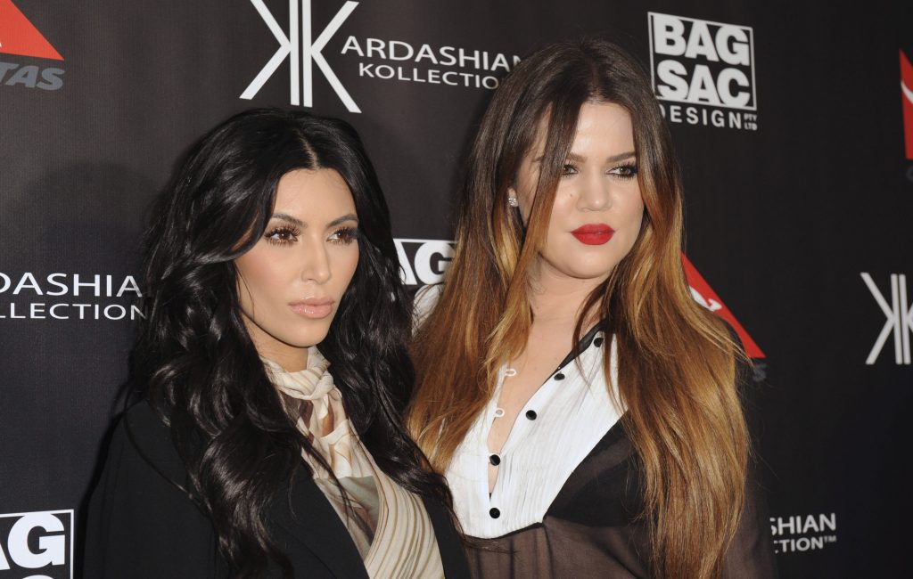 El Heraldo de México. Kim y Khloe Kardashian. EFE/TRACEY NEARMY.