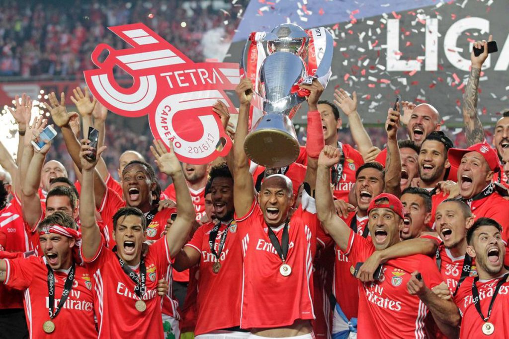 FOTO @Benficastuff Segundo título de liga para el mexicano