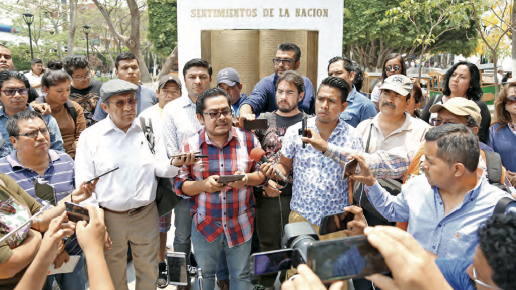 Amagaron con matar a los siete reporteros