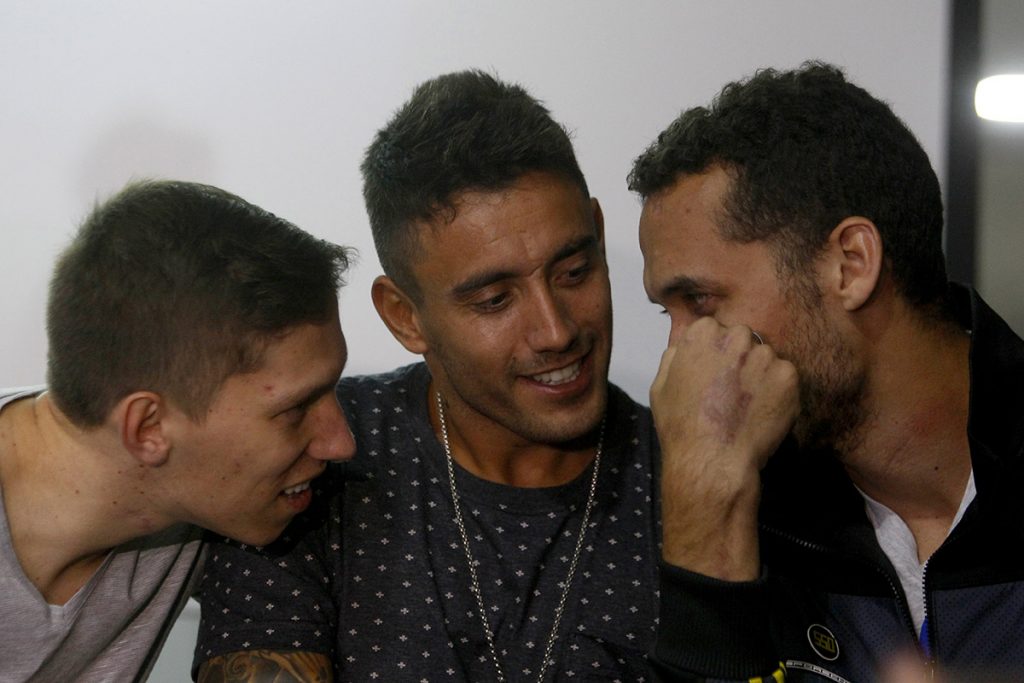 FOTO EFE. Hélio Zampier, Alan Ruschel y Jackson Follman fueron los únicos jugadores que salieron con vida