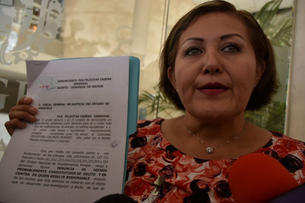 Eva Cadena se mira en un video en donde se aprecia que recibe medio millón de pesos en efectivo supuestamente para la causa de su partido.
FOTO: CUARTOSCURO