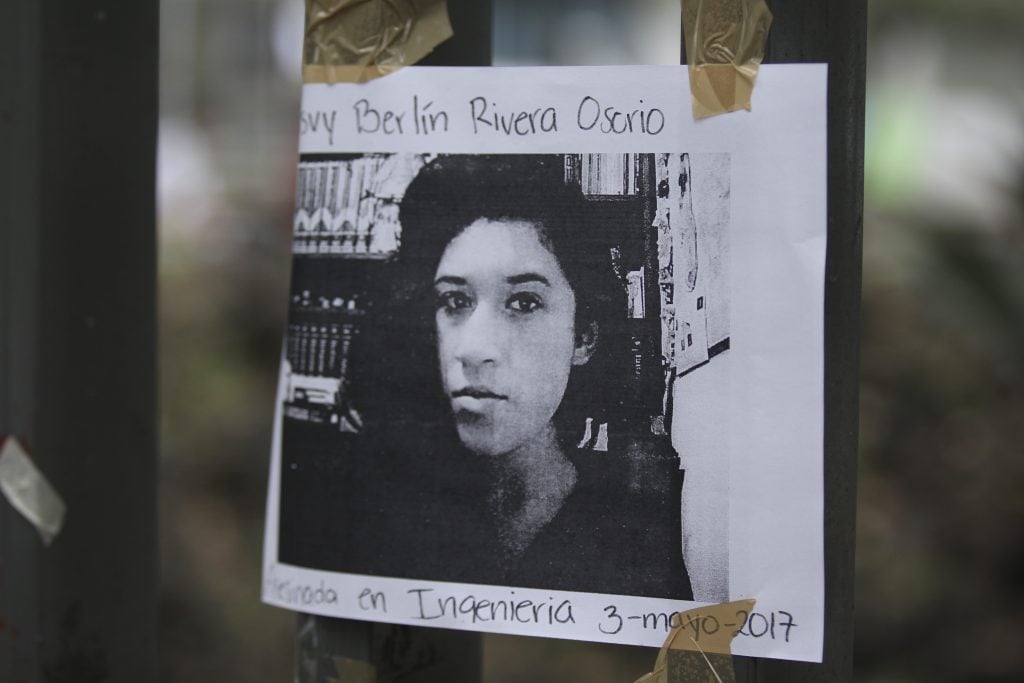 Estudiantes de la UNAM y miembros de colectivos activistas, realizaron una marcha para protestar contra la violencia de género. FOTO CUARTOSCURO
