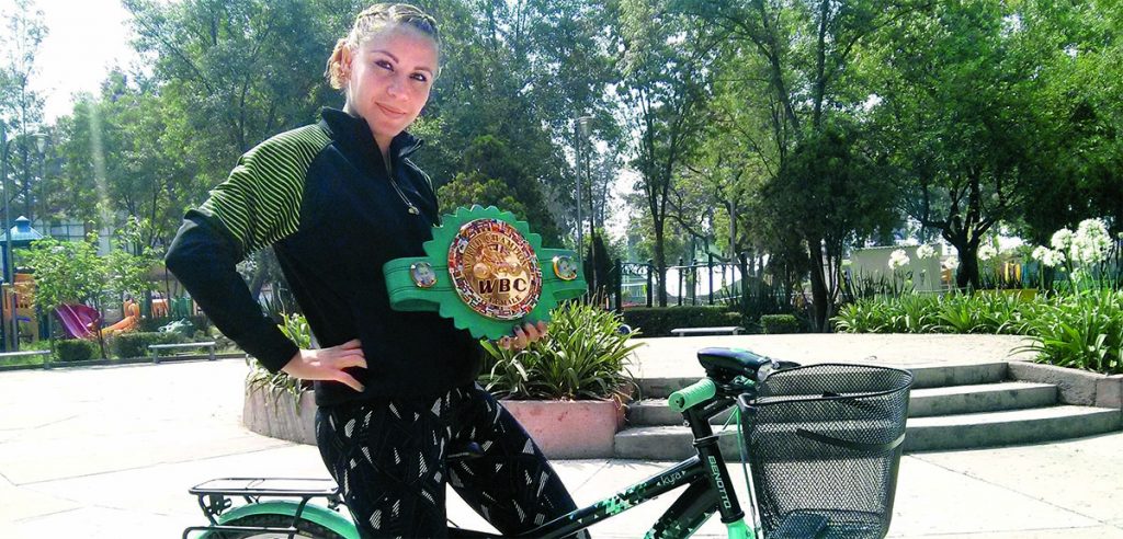 Zulina Muñoz, boxeadora en bicicleta