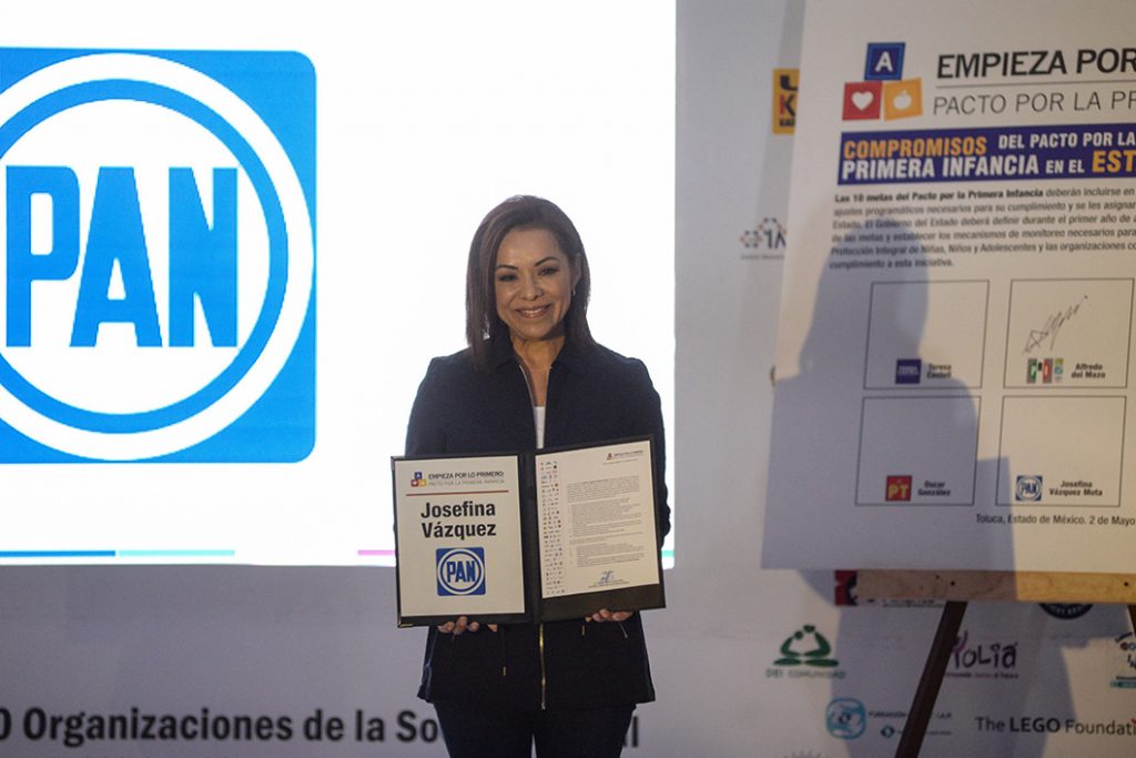La candidata del PAN Josefina Vázquez Mota firmó el Pacto por la Primera Infancia. FOTO: CUARTOSCURO.COM