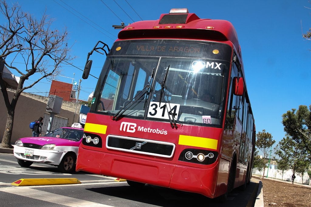 Los horarios de cierre de Metrobús serán: el día 4, de 14:00 a 20:30 horas; el 5, de 8:30 a 21:00 horas; y el 6, de 14:00 a 21:00 horas. FOTO: CUARTOSCURO.COM