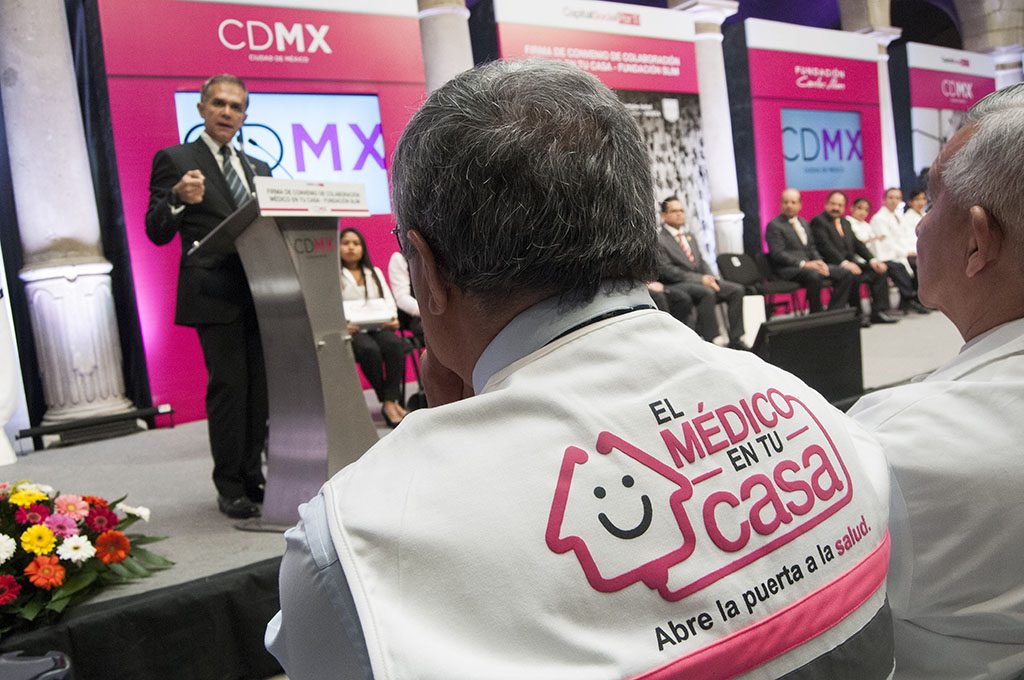 Las instituciones se comprometieron a organizar conferencias, reuniones y talleres. (Foto: Cuartoscuro)
