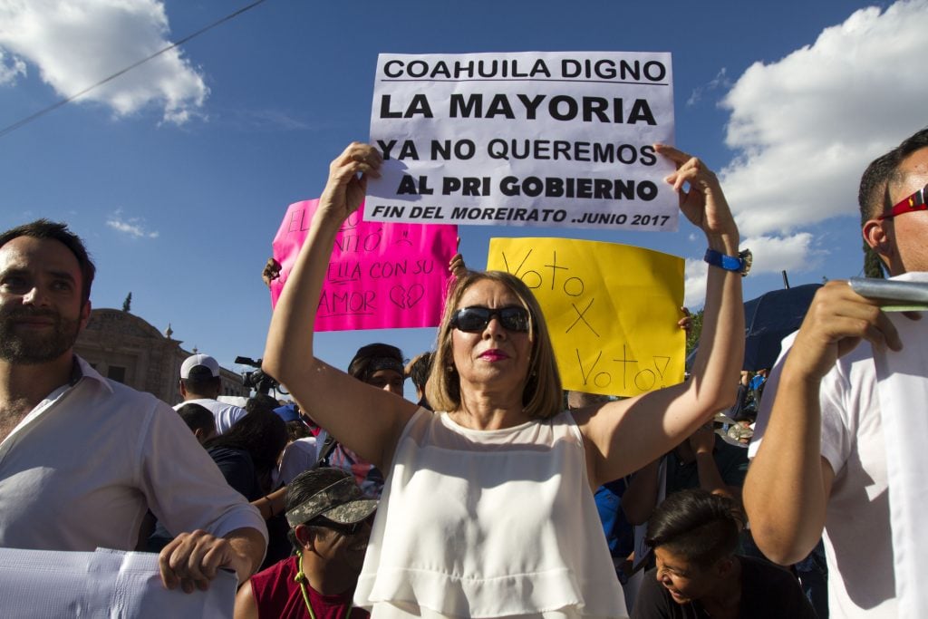 Marcha en Coahuila, previo a los resultados oficiales de las elecciones del pasado 4 de junio en el estado. FOTO: GABRIELA PÉREZ MONTIEL /CUARTOSCURO.COM