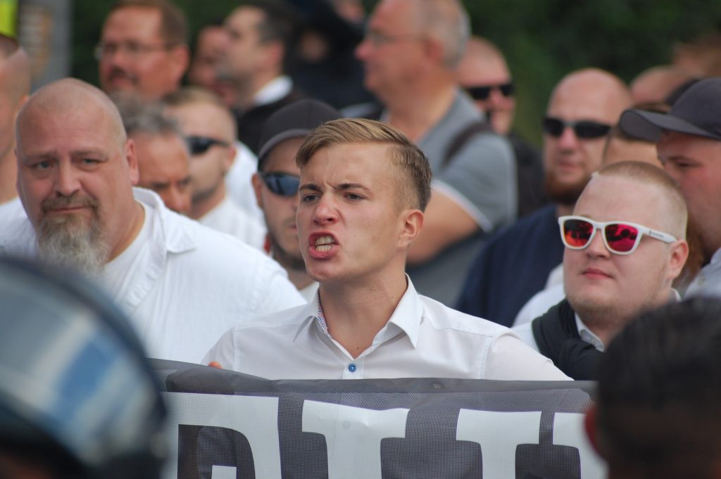 Alemanes Neonazis, marchando en la ciudad de Berlín. @AP