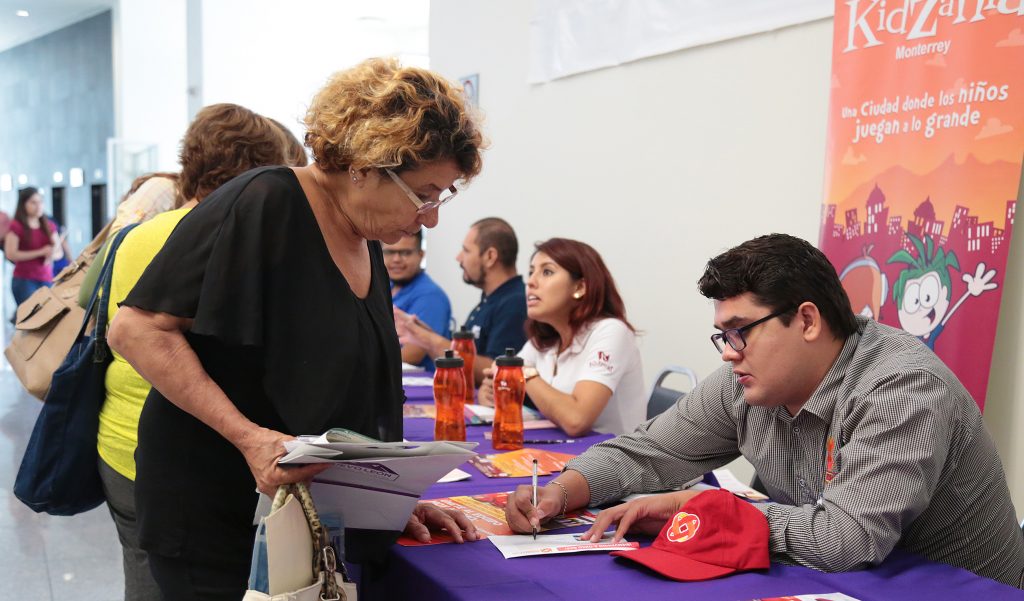 http://www.nl.gob.mx/noticias/ofertan-trabajos-para-abuelitos