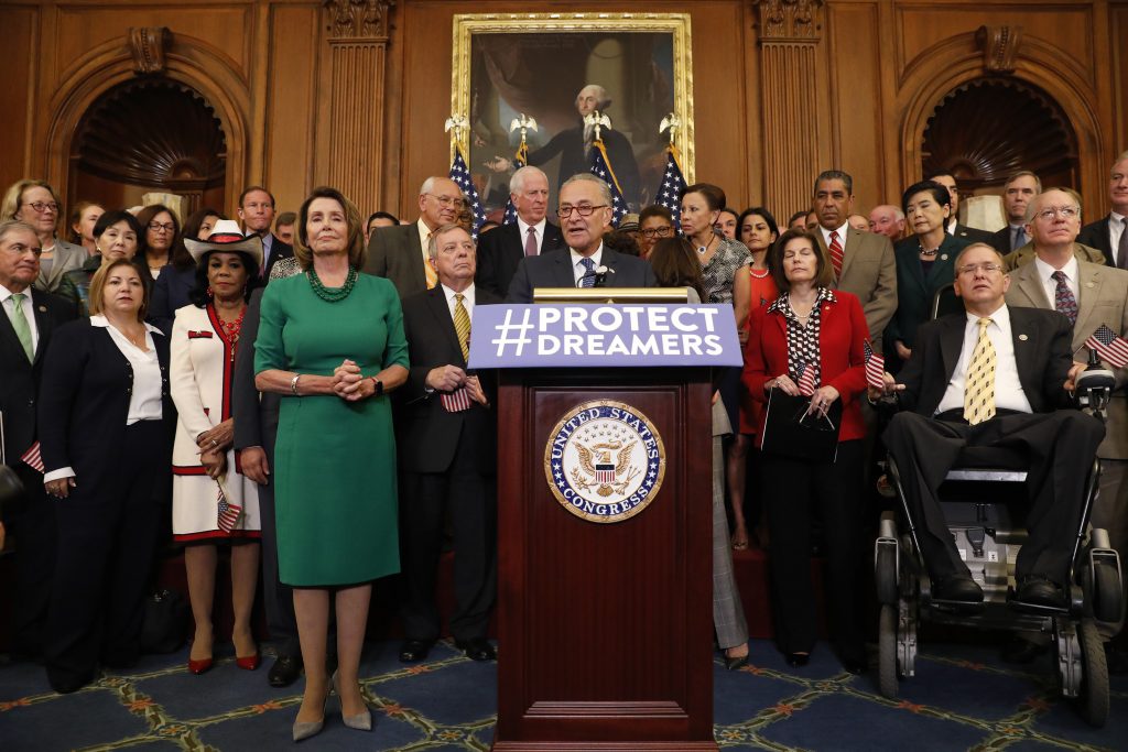 Chuck Schumer en conferencia tras el anuncio de suspensión de DACA. AFP.