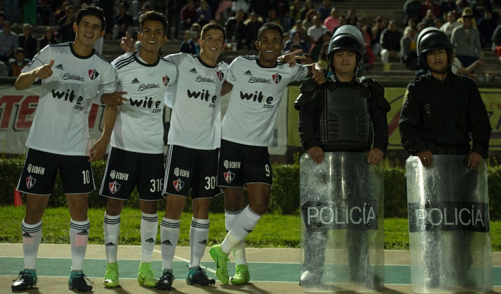 Los Rojinegros del Atlas vinieron de atrás para vencer 2-1 a Potros UAEM y clasificarse a octavos de final de la Copa MX; Pachuca venció a Cimarrones.