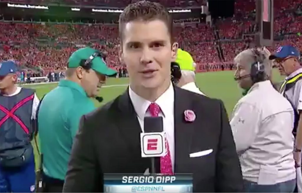 La aparición de Sergio Dipp, comentarista de ESPN, en la transmisión en inglés del Chargers vs Broncos generó cientos de críticas hasta convertirse en tendencia