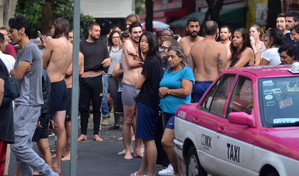 Tres personas perdieron la vida tras el sismo de 6.1 grados de este sábado en la mañana; dos mujeres por infarto y un hombre en Ixtaltepec.