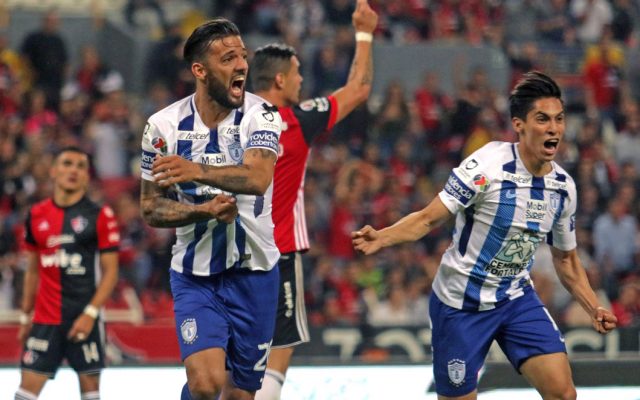 Un gol de último minuto del uruguayo Robert Herrera le dió el 1-1 al Pachuca con el Atlas, empate que podría costar la liguilla de los Rojinegros