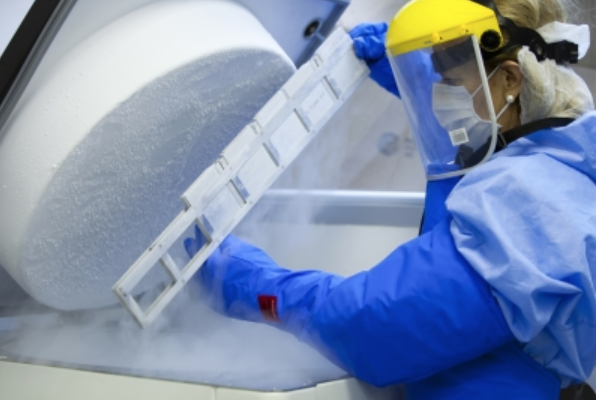 Exigen indemnización por perder muestras de semen