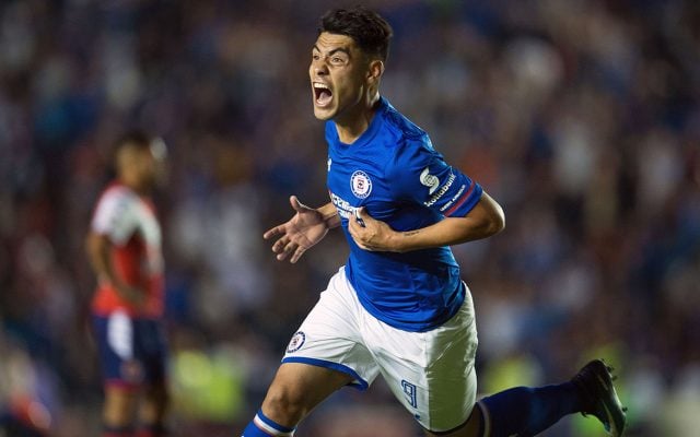 Con solitario gol de Felipe Mora, Cruz Azul venció 1-0 a Veracruz y rompió la racha de 3 años sin clasificar a la liguilla por el titulo