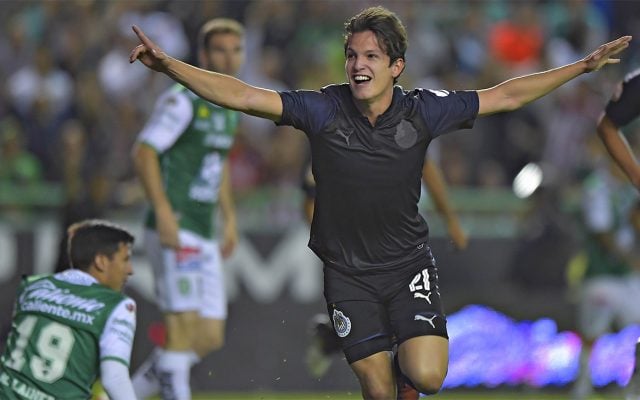 Con goles de Carlos Fierro e Isaac Brizuela, las Chivas Rayadas del Guadalajara cerraron el torneo venciendo al León en su guarida