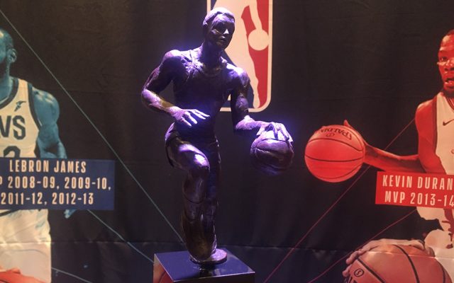 El Trofeo ‘Maurice Podoloff’ llega a la capital del país, previo a los dos encuentros que la NBA realizará en diciembre en la Arena Ciudad de México