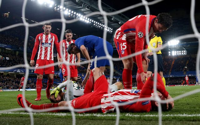 Un autogol de Savic dejó fuera al Atlético de Madrid tras igualar 1-1 con el Chelsea; Bayern Munich golea 3-1 al PSG, pero no es líder de grupo; Barça 2-0 al Sporting