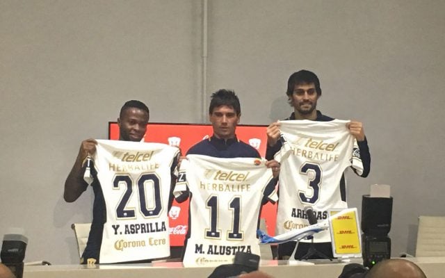 Los Pumas de la UNAM presentaron al colombiano Yuber Asprilla, el argentino Matías Alustiza y al español Alejandro Arribas como sus incorporaciones para el Clausura 2018