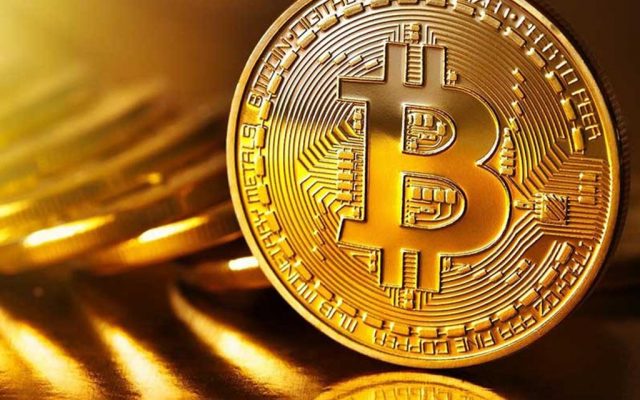 Banqueros exigen regulación a criptomonedas como el bitcoin