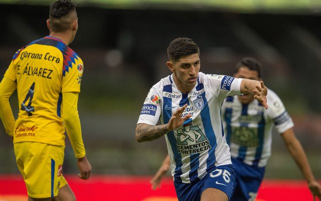 América no pudo mantener la ventaja y en los últimos minutos Pachuca sacó el 2-2 en la presentación de las Águilas en el Azteca