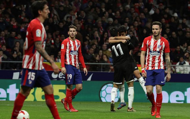 Sevilla y Valencia se impusieron ambos 2-1 al Atlético de Madrid y Alavés, respectivamente, dentro de los cuartos de final de la Copa del Rey