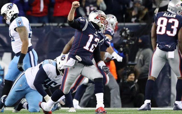 Con gran actuación de Tom Brady, los Patriotas de Nueva Inglaterra vencieron 35-14 a los Titanes de Tennesse para clasificarse a la final de la Conferencia Americana