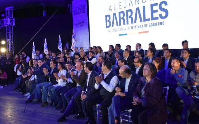 Arropan líderes del PAN a Barrales
