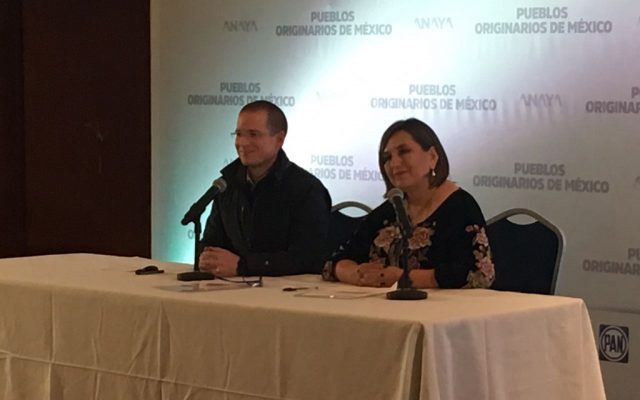 Anaya presenta a Xóchitl Gálvez como su asesora en temas indígenas