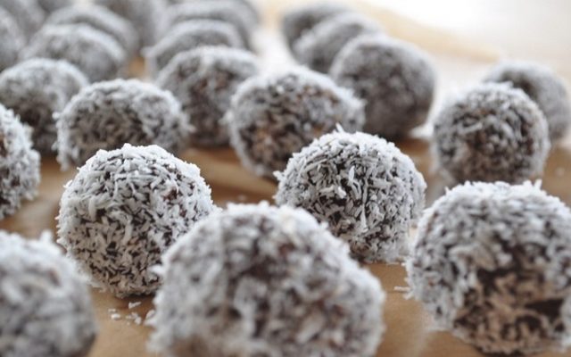 #PostresSaludables Trufas de coco, cacao y avellanas