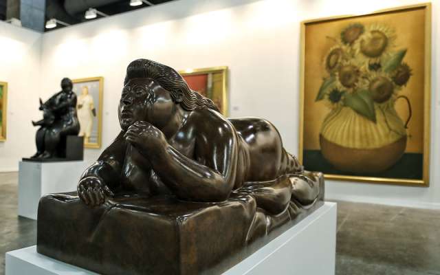 Más de 30 piezas de Botero se presentan en una misma sección dentro de la feria, la cual finaliza este domingo