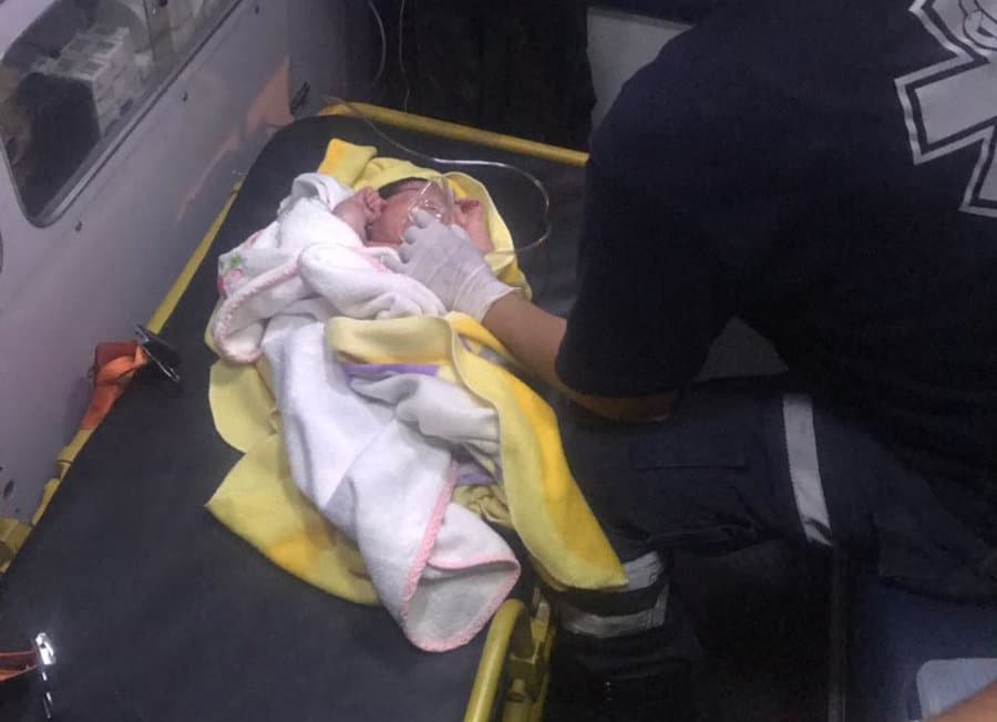 Abandonan a bebé en Eje 6 Sur y Churubusco, delegación Iztapalapa