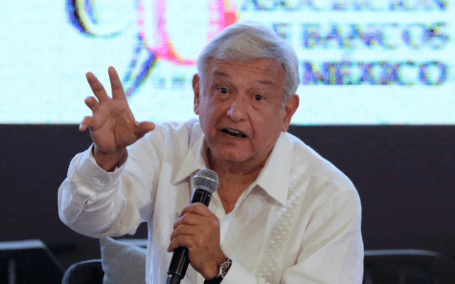 FOTO: Reuters / Andrés Manuel López Obrador en la 81 Convención Bancaria