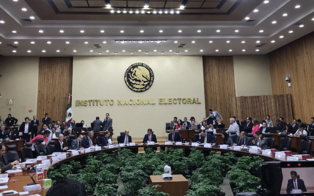 INE avala cambios a formato de debates tras llegada de 'El Bronco' INE avala cambios a formato de debates tras llegada de 'El Bronco'