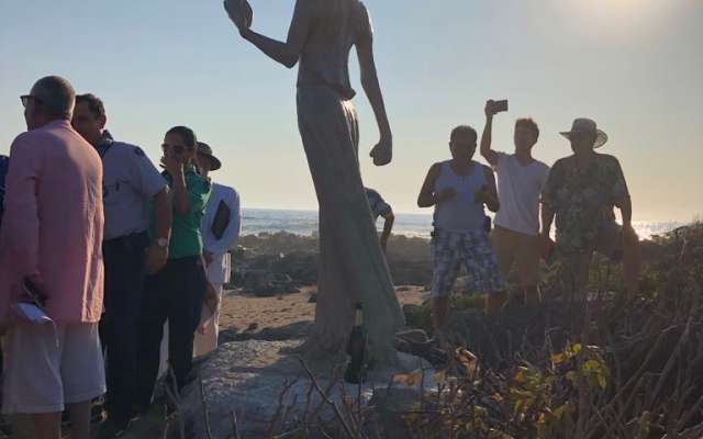 Carmen Parra rinde un homenaje a Nicole Dugal