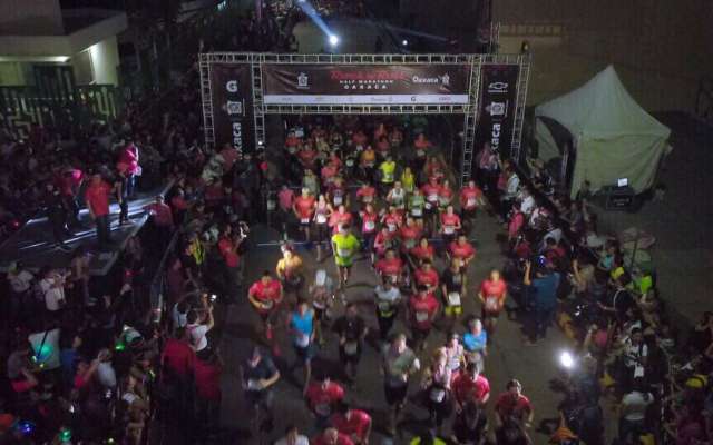 Realizan en Oaxaca el Rock and Roll Medio Maratón