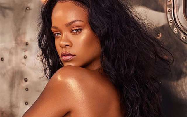 FOTO: @badgalriri