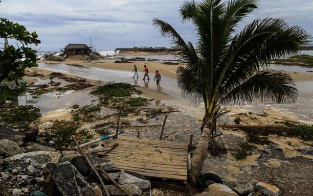 Suspenden clases en BCS por Bud