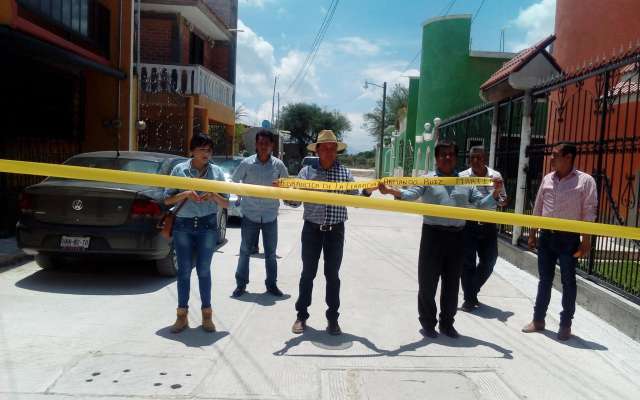 Retienen a policías y a alcalde en Hidalgo