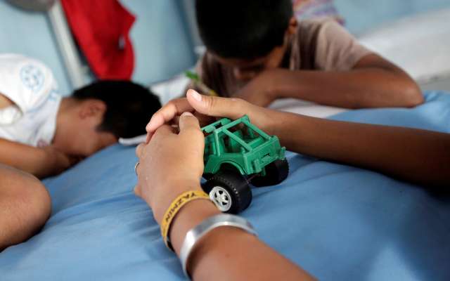 La SRE brindará asistencia y protección consular a las familias mexicanas que sean detenidas bajo estas nuevas condiciones.
FOTO: REUTERS/Daniel Becerril