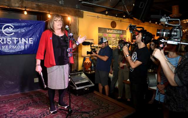 Christine Hallquist ganó el martes la nominación como candidata del Partido Demócrata a la gobernación del estado de Vermont. REUTERS/Caleb Kenna