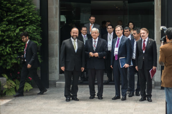 López Obrador dijo que trató con los rectores temas de ampliar matrículas en las escuelas y el presupuesto. FOTO: CUARTOSCURO