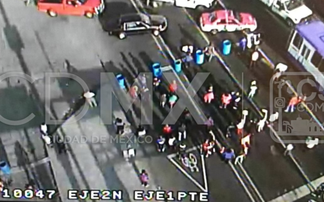 Liberan vialidad Eje 2 Norte y Prolongación Guerrero bloqueada por manifestantes. Foto C5