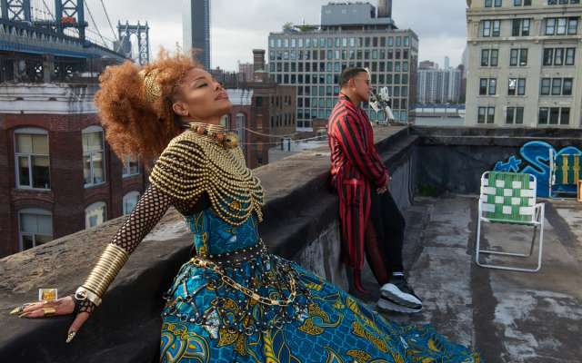El video Afrocéntrico cuenta con personas de Ghana, Nigeria, Trinidad y Tobago y EU y un vestuario lleno de detalles y color (Foto: Especial)