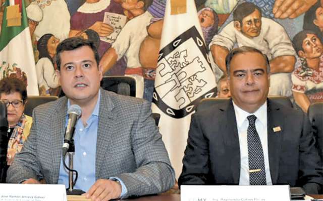 Amieva, acompañado de Raymundo Collins, titular de la SSP, definió el protocolo. FOTO: ESPECIAL