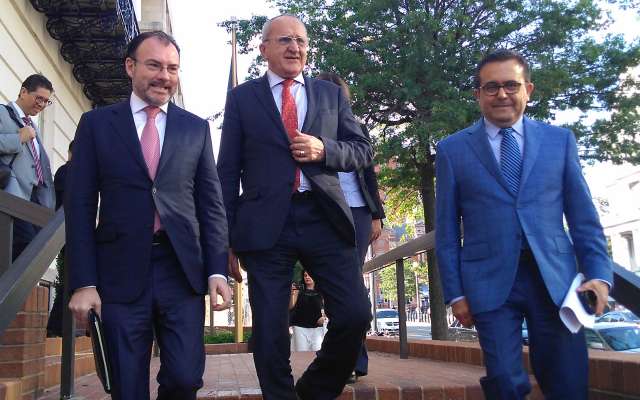 NEGOCIADORES. Luis Videgaray, Jesús
Seade e Ildefonso Guajardo, en Washington. FOTO: AFP