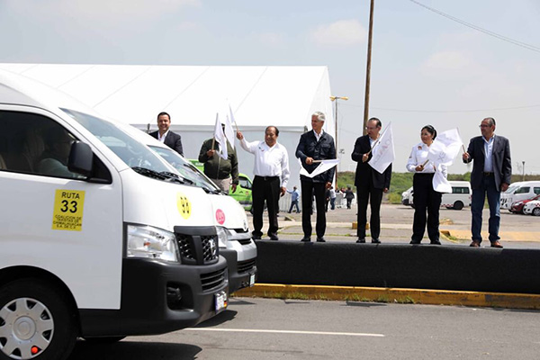 El ejecutivo estatal apuntó que los vehículos estarán vigilados desde los dos centros C5. FOTO: JOSÉ RÍOS